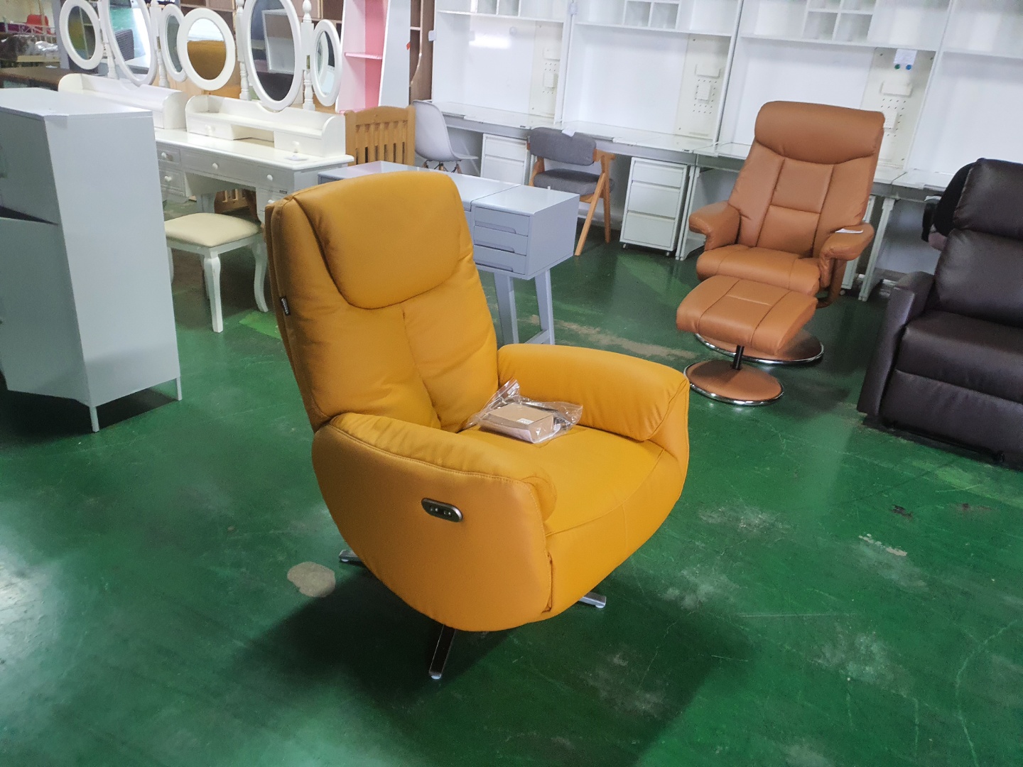 [B등급] 211007-12 로제전동라운지회전리클라이너_천연소가죽_옐로우